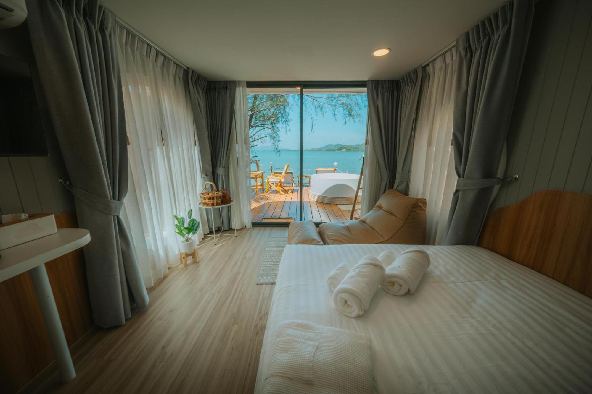 Sea Sand See Sky Beach Front Resort Phuket Zewnętrze zdjęcie